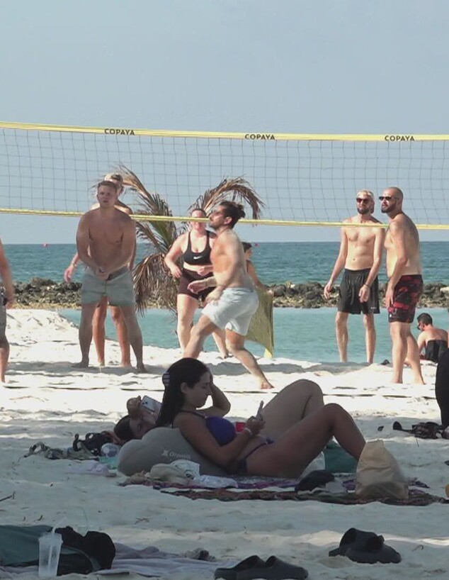 תיירים ישראלים בחופי קופנגאן תיירים ישראלים בחופי קופנגאן