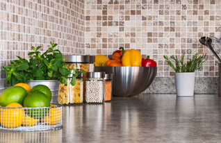 משטח מטבח, שיש מטבח, דלפק מטבח (צילום: Studio Light and Shade, SHUTTERSTOCK)