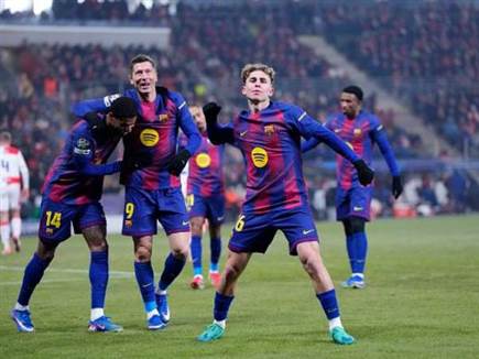 „פליק מתעלה מעל הקשיים, פרמין בלתי עציר”