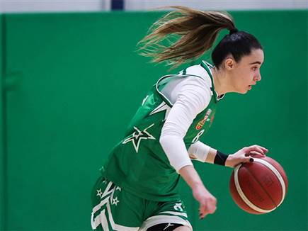 (עודד קרני, מנהלת הליגה לנשים) (צילום: ספורט 5)