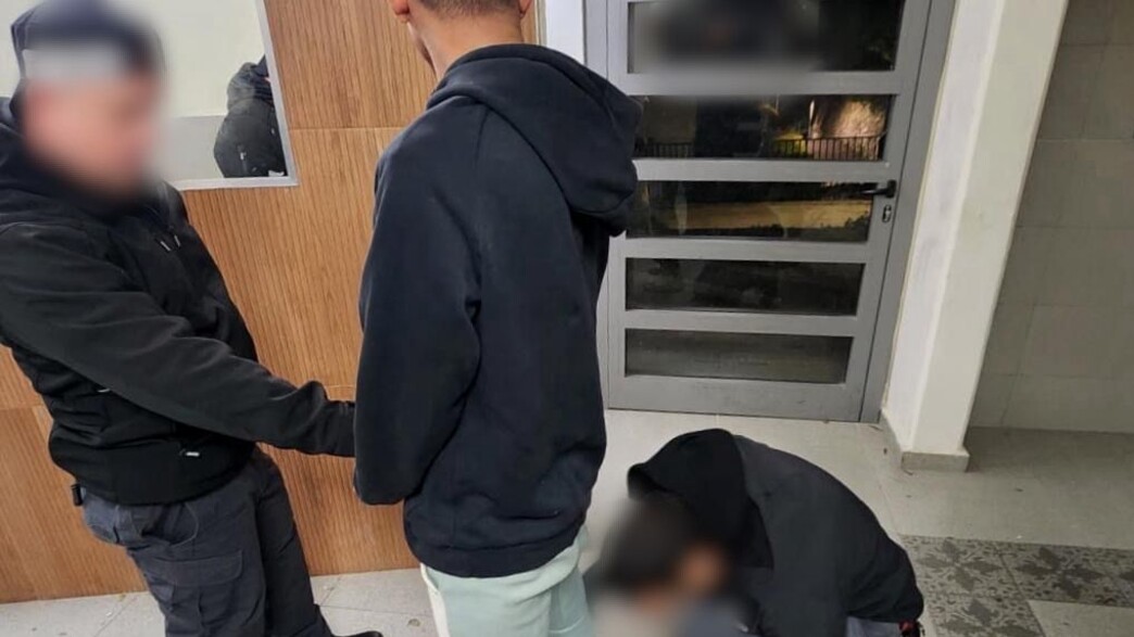 ניסה להסתתר בכביסה ונעצר