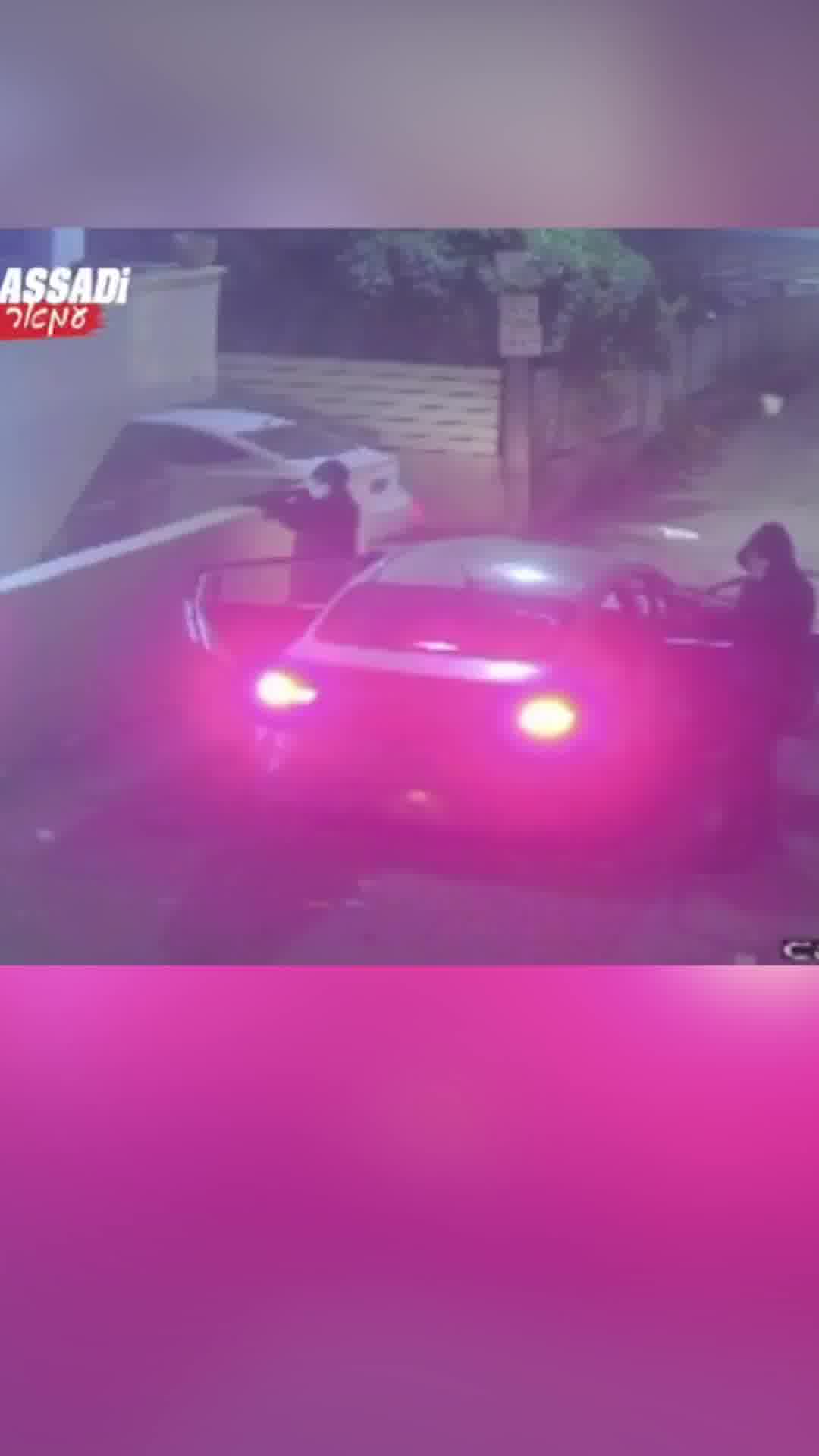 רעולי פנים עם נשקים יורדים מרכב הלילה בכפר מנדא בגליל ופותחים בירי לעבר בית