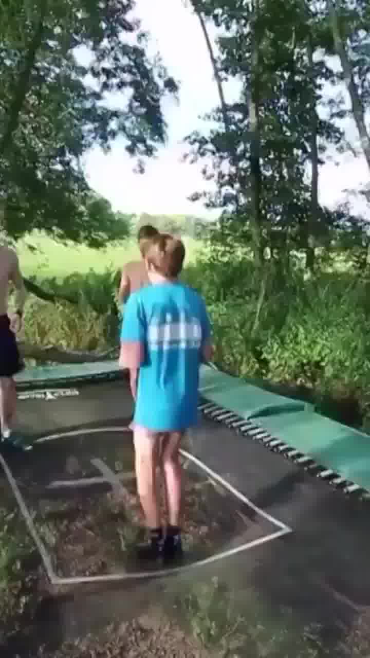 מזל שיש חברים בחיים