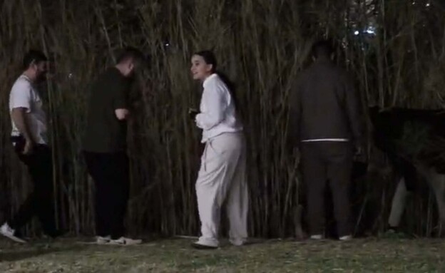 חוגגת: פפראצי ראשון של אמילי דמארי אחרי הצעת הנישואים לדניאל עמית