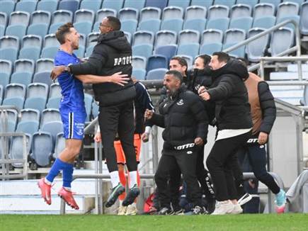 אך קוסטה השיג את השוויון (ברני ארדוב)