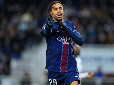 בפסגה, לפחות זמנית: 0:1 לקשה לפ.ס.ז`