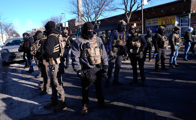 סוכני ICE במיניאפוליס