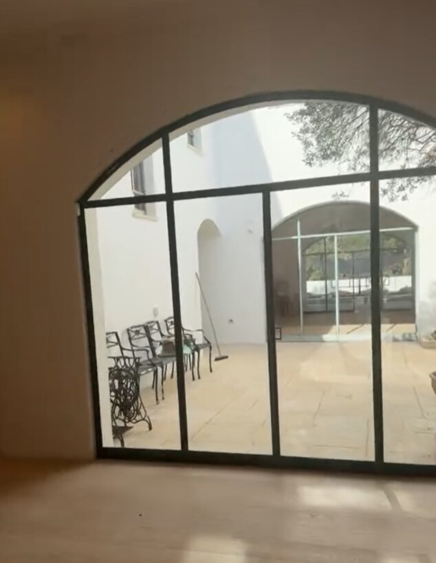 הצצה לבית של אושר כהן ועדן פינס