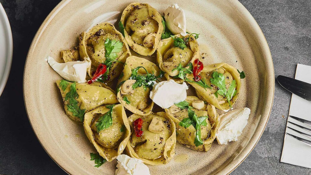 בר מסעדה חדש בחולון. נח בר מסעדה חדש בחולון. נח