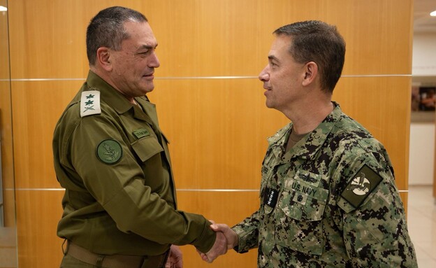 הרמטכ"ל אייל זמיר ומפקד פיקוד המרכז של צבא ארה"ב, אדמירל בראד קופר