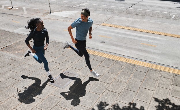  נעלי הריצה HOKA