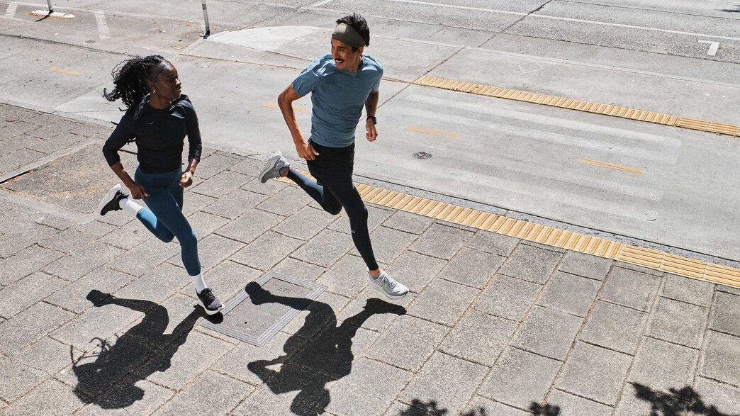  נעלי הריצה HOKA