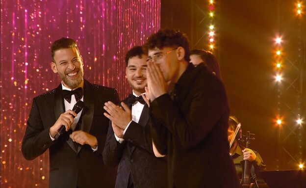 מתוך גמר התוכנית "אל-מייק אילכ" מתוך גמר התוכנית "אל-מייק אילכ"