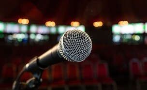 סטנדאפ (צילום: shutterstock)