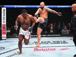 "התצוגה הכי גרועה בתולדות ה-UFC". פרימן והוקיט (GETTY) (צילום: ספורט 5)