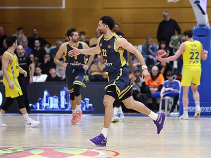 היה מעולה במחצית הראשונה. קרופורד (אלן שיבר)