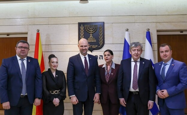 המשלחת הפרלמנטרית של מקדוניה הצפונית בכנסת (צילום: דוברות הכנסת) המשלחת הפרלמנטרית של מקדוניה הצפונית בכנסת (צילום: דוברות הכנסת)