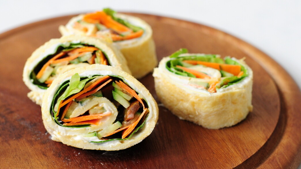 חביתה מגולגלת עם ירקות