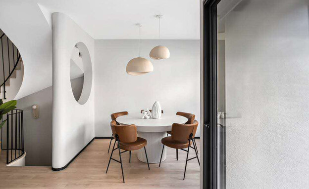 פנל לבן הפעם שחור ושקוע עיצוב קטי לובין 