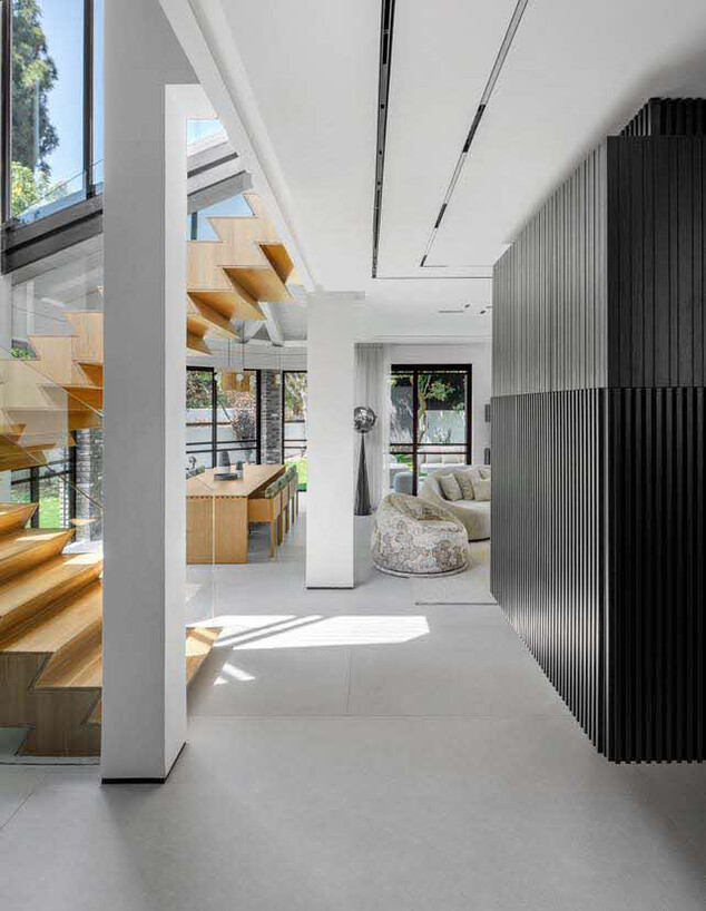 פנל לבן הפעם שחור עיצוב טוביה פנפיל ג 