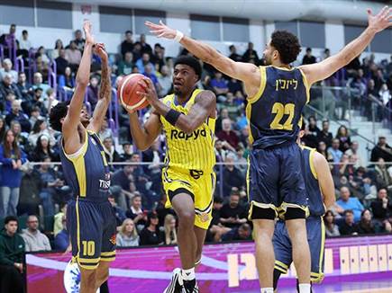 אין משחקים קלים בליגה (אלן שיבר) (צילום: ספורט 5)