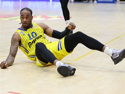 עשה את הדברים הנכונים. בריסט (אלן שיבר) (צילום: ספורט 5)