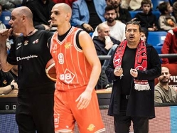 (עודד קרני) (צילום: ספורט 5)