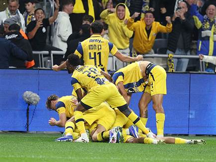 ודור פרץ כבש ראשון (צילום: אלן שיבר)