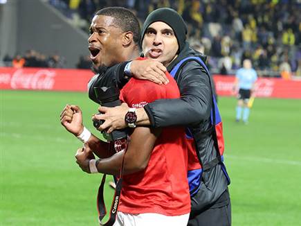 ניצחון ענק להפועל ת“א (צילום: אלן שיבר)