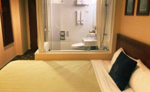 חדר מלון (צילום: צלום מסך)