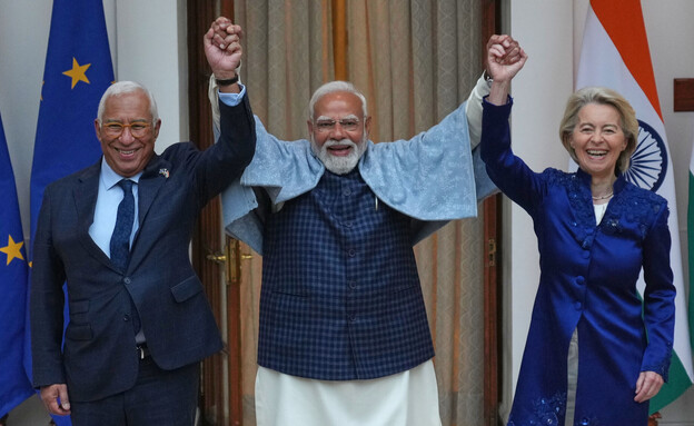 נרנדה מודי, אורסולה פון דר ליין ואנטוניו קושטה (צילום: ap)