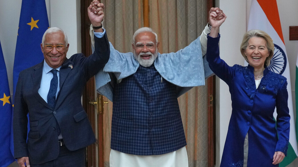 נרנדה מודי, אורסולה פון דר ליין ואנטוניו קושטה