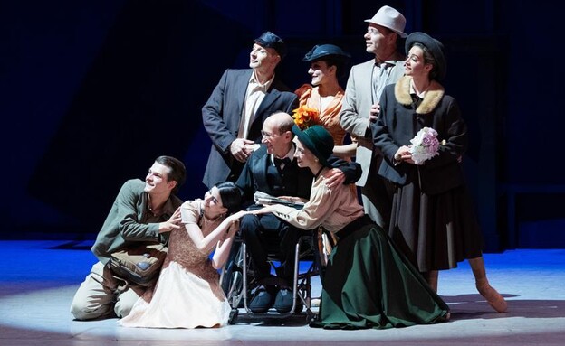 אדם גרינפלד במופע "ממנטו" אדם גרינפלד במופע "ממנטו"