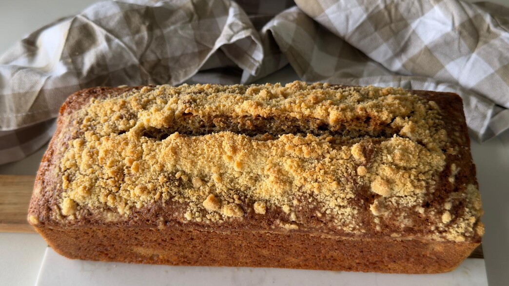 עוגת קינמון וקראמבל עוגת קינמון וקראמבל