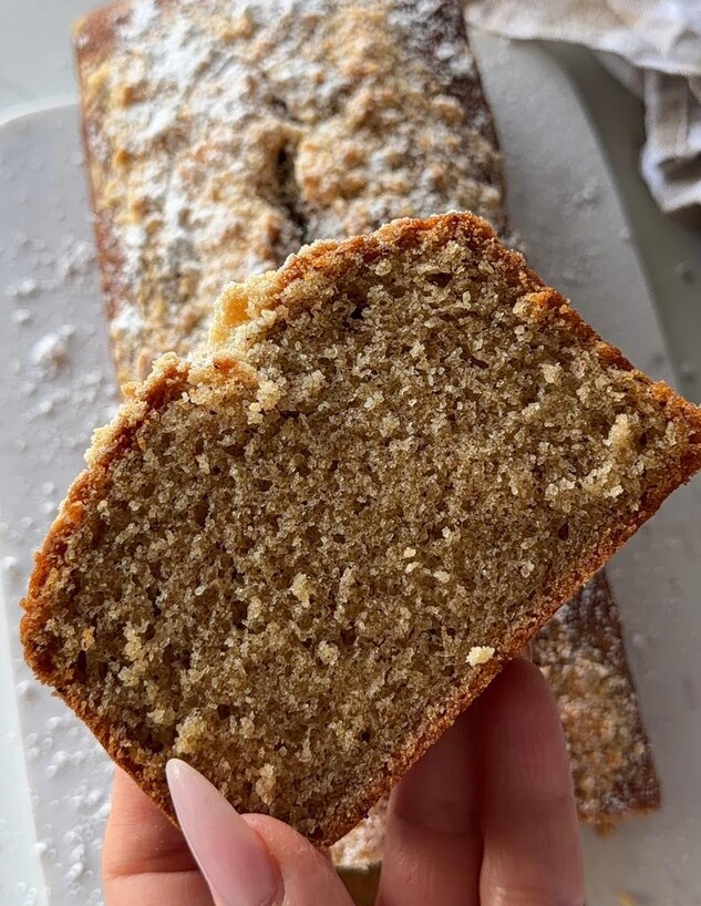 עוגת קינמון בחושה עם קראמבל שקדים עוגת קינמון בחושה עם קראמבל שקדים