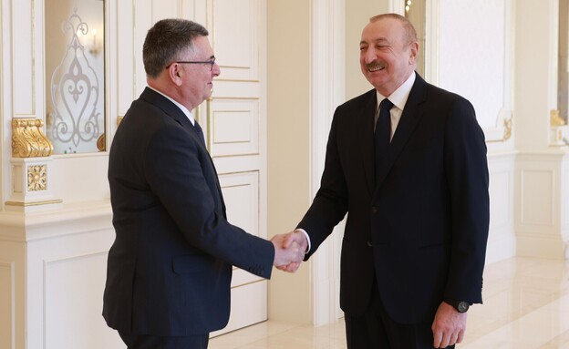 שר החוץ גדעון סער נפגש עם נשיא אזרבייג'אן