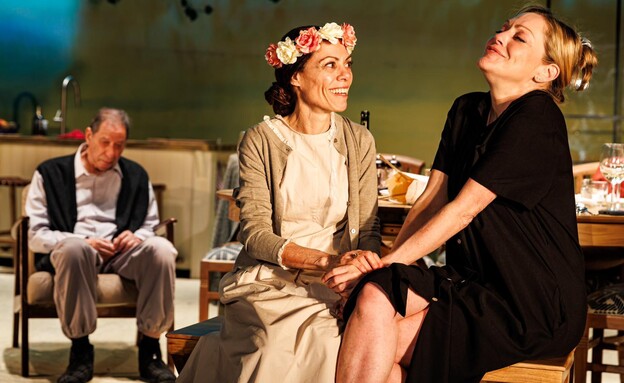 ההצגה "פעולות פשוטות"