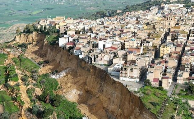 סופה קשה בסיציליה סופה קשה בסיציליה