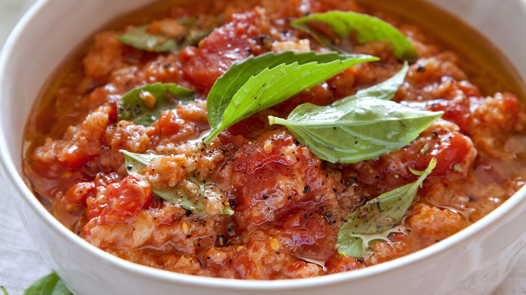 מרק עגבניות ולחם איטלקי