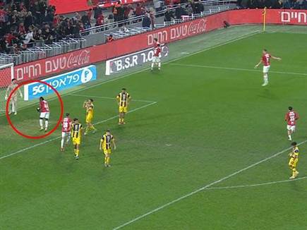בשער הראשון שכבשה הפועל ת&ldquo;א, הראשון לקחת את כדור היה לא אחר מאשר דניאל דאפה