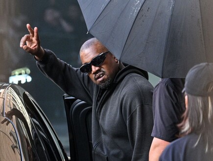 קניה ווסט (צילום: HECTOR RETAMAL/AFP via Getty Images)