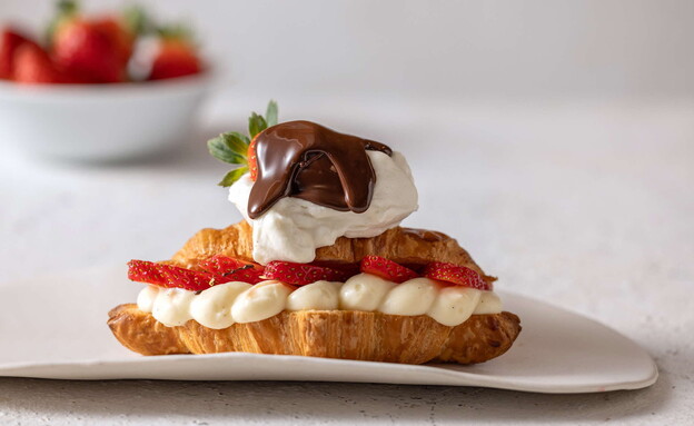 קרואסון תותים, קצתפת ושוקולד. פופ אפ קרואסונים