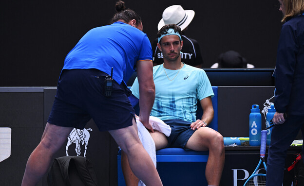 נובאק ג'וקוביץ' לורנצו מוסטי (צילום: רויטרס)