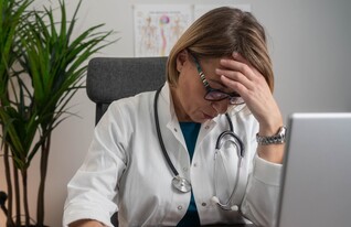 רופאת משפחה (צילום: שאטרסטוק)