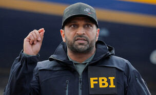 ראש ה-FBI קאש פאטל מכריז על לכידתו של ראיין וודינג (צילום: רויטרס)