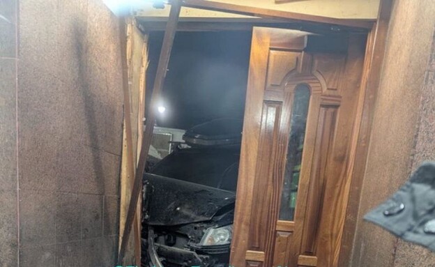 רכב התנגש בבית חב"ד בניו יורק, הנהג נעצר