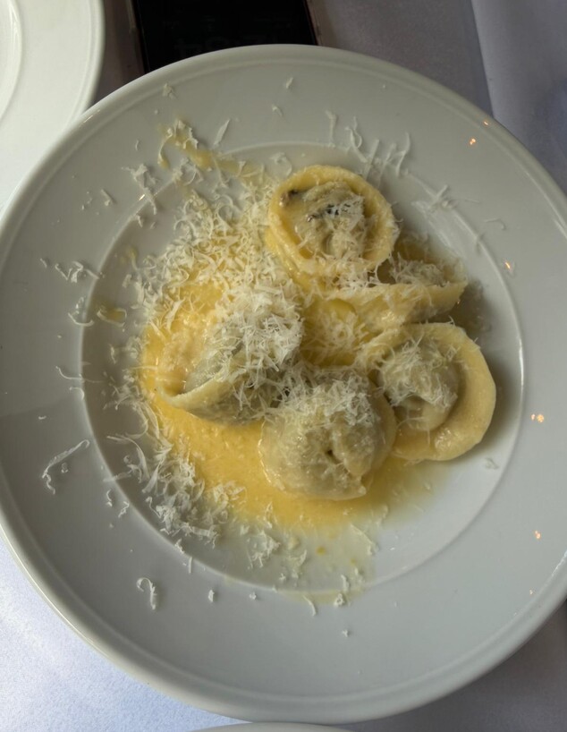 קפלטי במילוי תרד ורוטב לימוני. איטלקייה בשוק