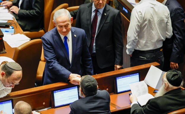 רה"מ נתניהו וחה"כ גפני במליאת הכנסת (צילום: נועם מושקוביץ, דוברות הכנסת)