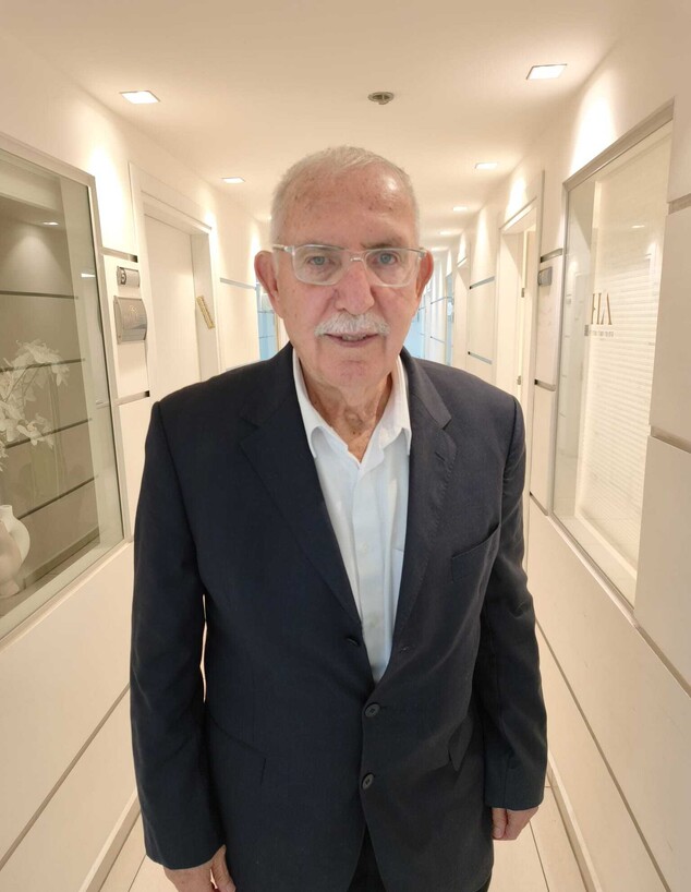 עו"ד ניצב בדימוס יעקב בורובסקי עו"ד ניצב בדימוס יעקב בורובסקי