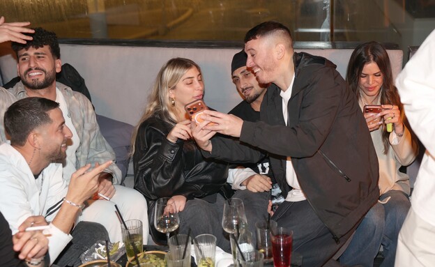 ארז מוגרבי חוגג יום הולדת ארז מוגרבי חוגג יום הולדת